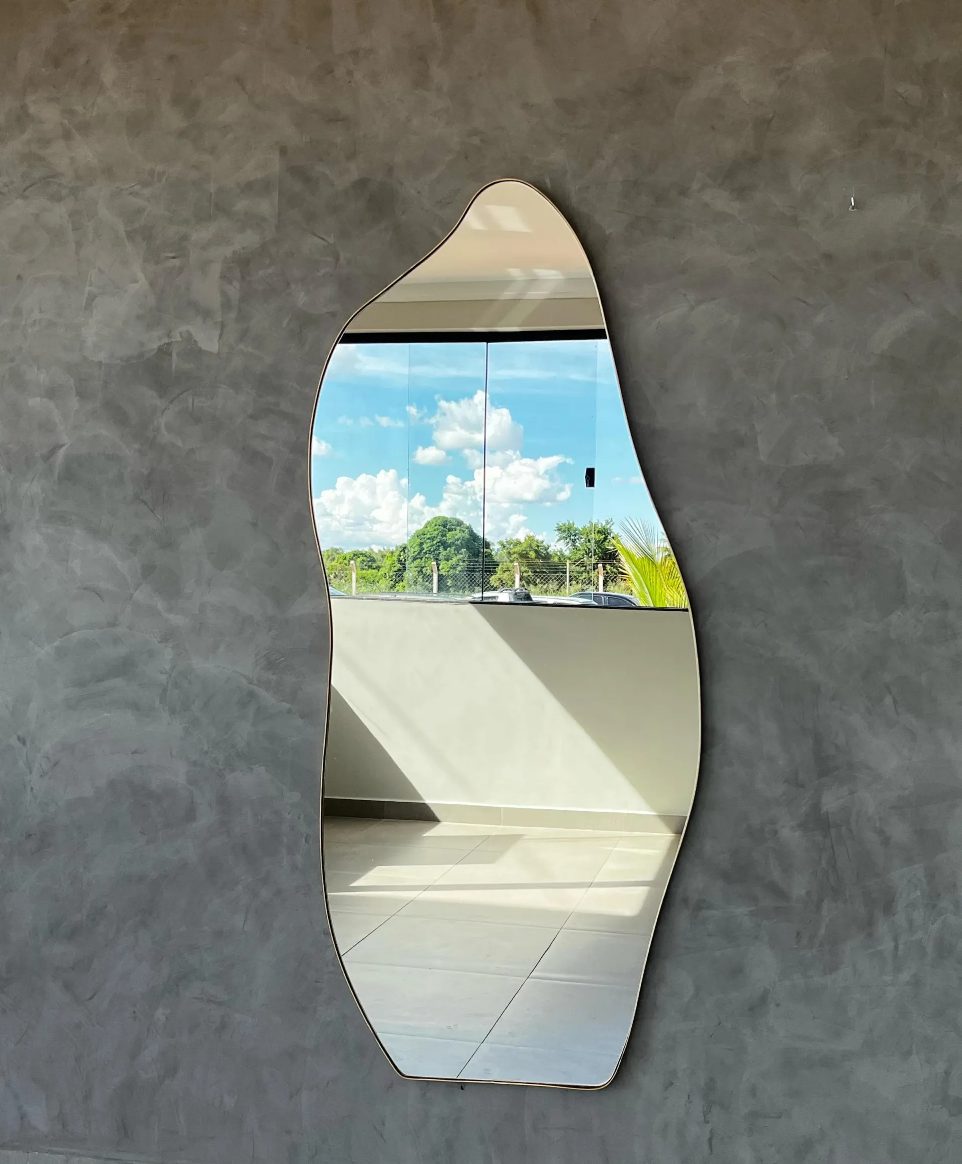 Espelho Decorativo Orgânico Mountain com Moldura